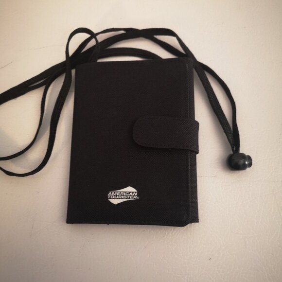 American Tourister Black Carry On / Overnight / Travel Bag - Picture 14 of 16